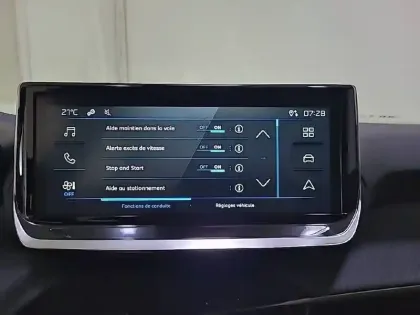 Photo 23 Peugeot 2008  PureTech 100 S&S BVM6