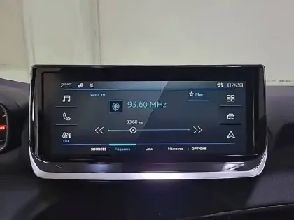 Photo 21 Peugeot 2008  PureTech 100 S&S BVM6