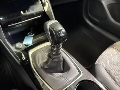 Photo 13 Peugeot 208  Turbo 100 ch BVM6