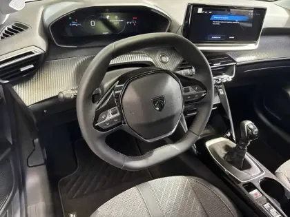 Photo 8 Peugeot 208  Turbo 100 ch BVM6