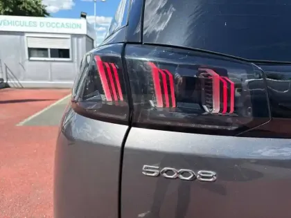Photo 16 Peugeot 5008  Hybrid 136 e-DCS6