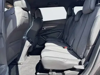 Photo 11 Peugeot 5008  Hybrid 136 e-DCS6