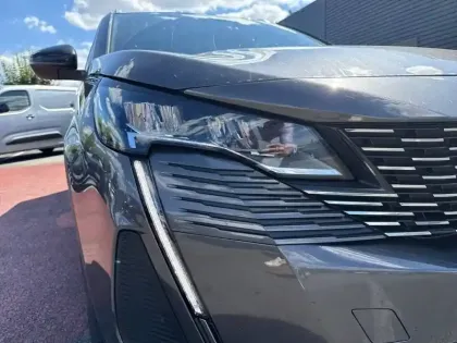 Photo 15 Peugeot 5008  Hybrid 136 e-DCS6