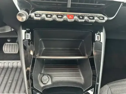 Photo 92 Peugeot 208  Electrique 50 kWh 136ch