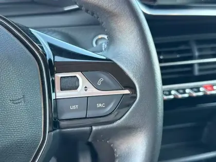 Photo 17 Peugeot 208  Electrique 50 kWh 136ch
