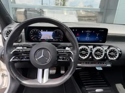 Photo 36 Mercedes Classe A 250 e Hybrid EQ AMG Line