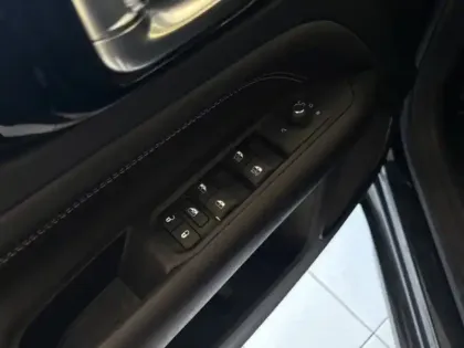 Photo 18 Jeep Compass Limited FWD