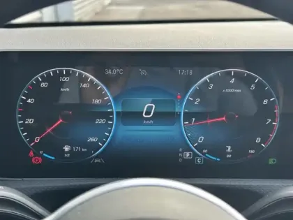 Photo 13 Mercedes Classe A A 180 Compacte