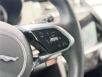Photo 36 Jaguar E-Pace 2.0 P200 CH FLEXFUEL MHEV AWD BVA