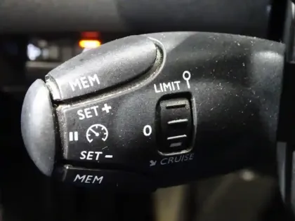 Photo 10 Peugeot 2008  1.2 PureTech 130ch S&S Active Pack EAT8