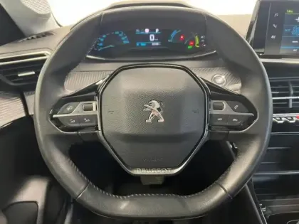 Photo 13 Peugeot 208  e- 136ch Like