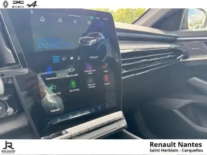 Photo 11 Renault Austral  1.2 E-Tech full hybrid 200ch Iconic esprit Alpine - Toutes Options