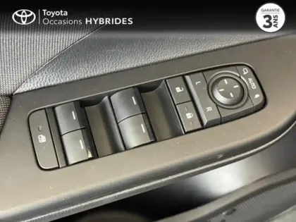 Photo 14 Toyota C-HR  1.8 Hybride 140ch Design MY25