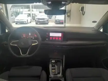 Photo 14 Volkswagen Golf  1.5 eTSI OPF 150ch Style DSG7