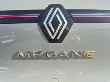 Photo 7 Renault Megane  E-Tech Electric EV60 220ch Iconic optimum charge -B