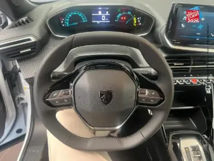 Photo 11 Peugeot 2008  1.2 Hybrid 110ch Edition e-DCS6