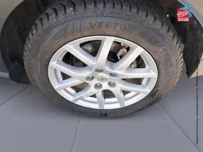 Photo 9 Toyota C-HR  122h Graphic 2WD E-CVT RC18