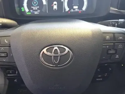 Photo 13 Toyota C-HR  2.0 Hybride Rechargeable 225ch Design MY25