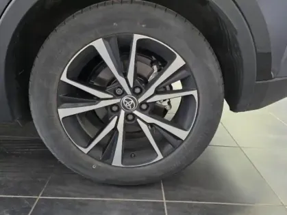 Photo 8 Toyota C-HR  2.0 Hybride Rechargeable 225ch Design MY25