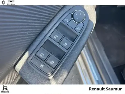 Photo 13 Renault Clio  1.6 E-Tech hybride 145ch Engineered