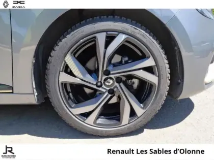 Photo 7 Renault Clio  1.6 E-Tech hybride 145ch Engineered