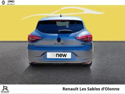 Photo 10 Renault Clio  1.6 E-Tech hybride 145ch Engineered