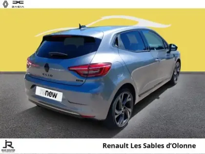 Photo 11 Renault Clio  1.6 E-Tech hybride 145ch Engineered