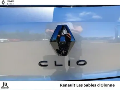 Photo 14 Renault Clio  1.6 E-Tech hybride 145ch Engineered