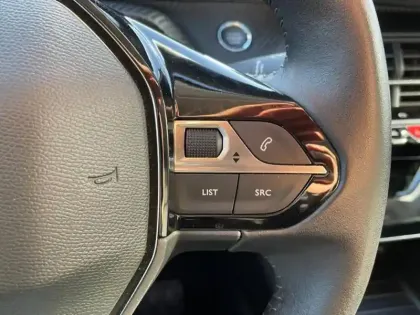 Photo 12 Peugeot 208  e- 136ch Allure Pack