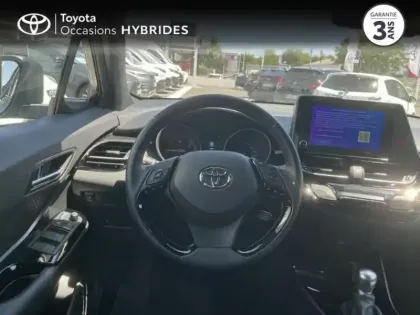 Photo 8 Toyota C-HR  1.8 Hybride 122ch Design Ultimate E-CVT