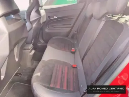 Photo 8 Alfa Romeo Junior  1.2 Ibrida 145ch Speciale e-DCT6