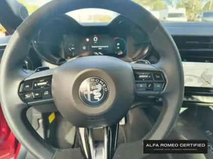 Photo 9 Alfa Romeo Junior  1.2 Ibrida 145ch Speciale e-DCT6