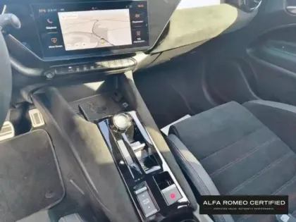 Photo 10 Alfa Romeo Junior  1.2 Ibrida 145ch Speciale e-DCT6