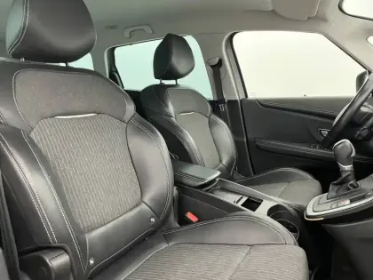 Photo 26 Renault Scenic Grand  Blue dCi 150 EDC - 21