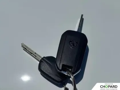 Photo 20 Peugeot 208  Hybrid 100 e-DCS6
