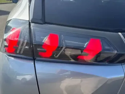 Photo 16 Peugeot 2008  PureTech 100 S&S BVM6