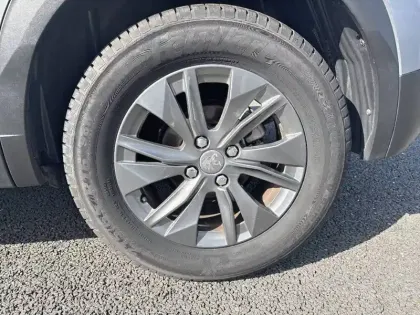 Photo 12 Peugeot 2008  PureTech 100 S&S BVM6