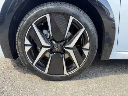 Photo 7 Peugeot 208  Hybrid 145 ch e-DCS6