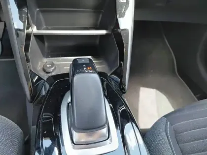 Photo 13 Peugeot 208  Electrique 50 kWh 136ch