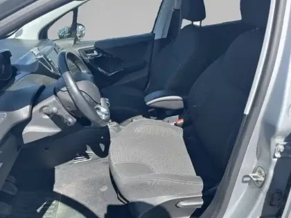 Photo 10 Peugeot 208  PureTech 110ch S&S BVM6