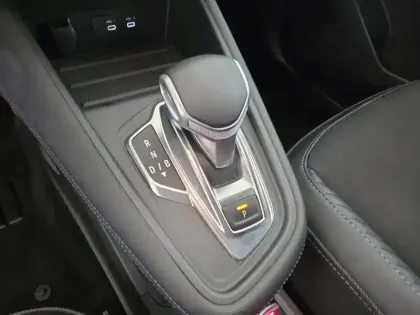Photo 53 Renault Captur  E-Tech full hybrid 145 ch