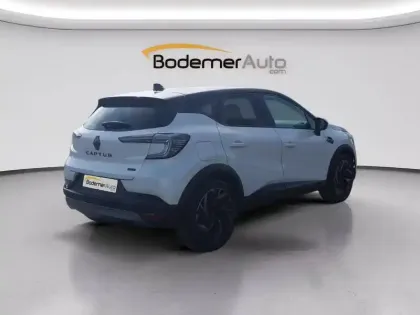 Photo 19 Renault Captur  E-Tech full hybrid 145 ch