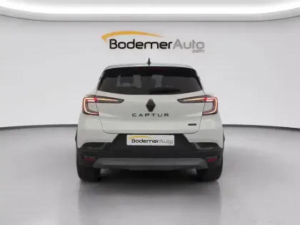 Photo 33 Renault Captur  E-Tech full hybrid 145 ch