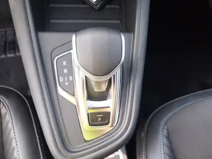 Photo 25 Renault Captur  E-Tech full hybrid 145 ch
