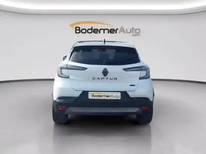 Photo 18 Renault Captur  E-Tech full hybrid 145 ch