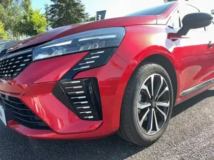 Photo 28 Renault Clio  E-Tech full hybrid 145