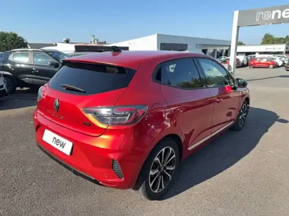 Photo 11 Renault Clio  E-Tech full hybrid 145
