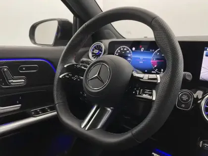 Photo 42 Mercedes GLA  200 d 8G-DCT