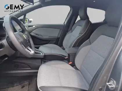 Photo 8 Renault Clio  E-Tech full hybrid 145