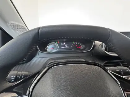 Photo 18 Peugeot 208  Turbo 100 ch BVM6